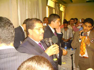 Morsi: Jailed MBs Sacrifice for Egypt’s Freedom